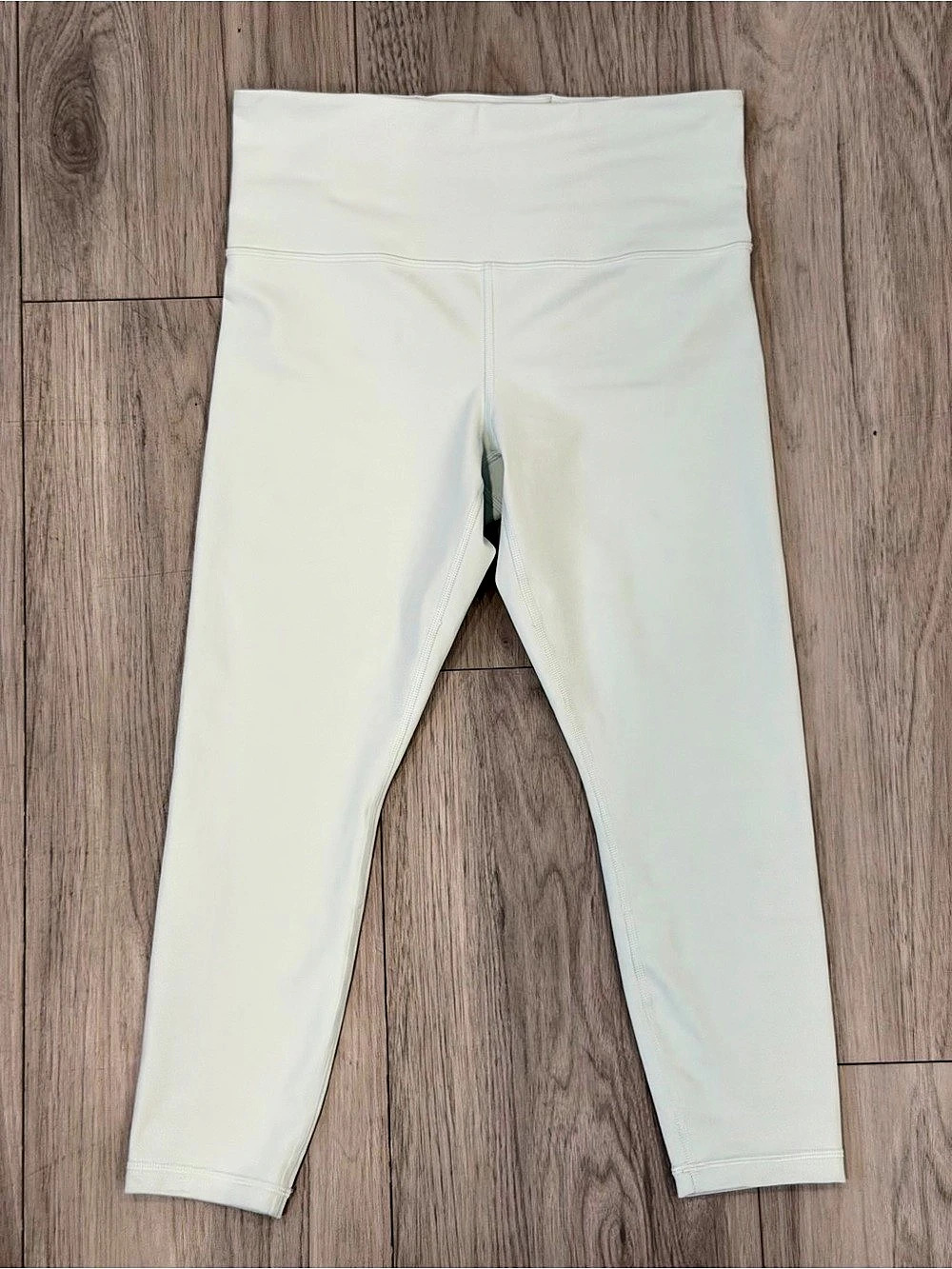 Athleta Ultra High Rise Elation 7/8 Athletic Leggings Small